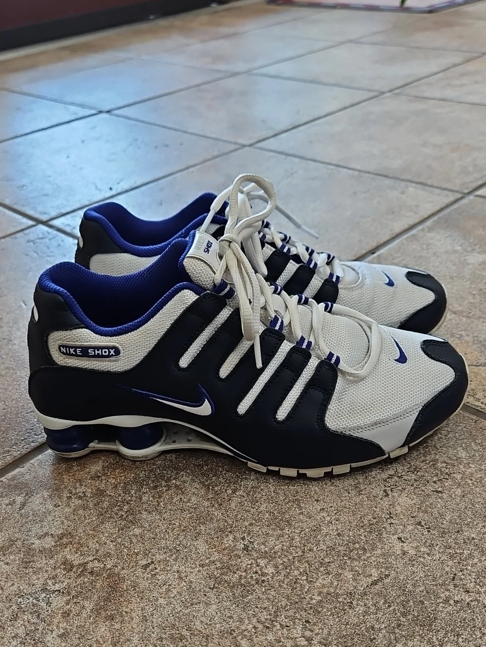 Nike Shox Men’s Athletic Shoes - White & Navy 8.5